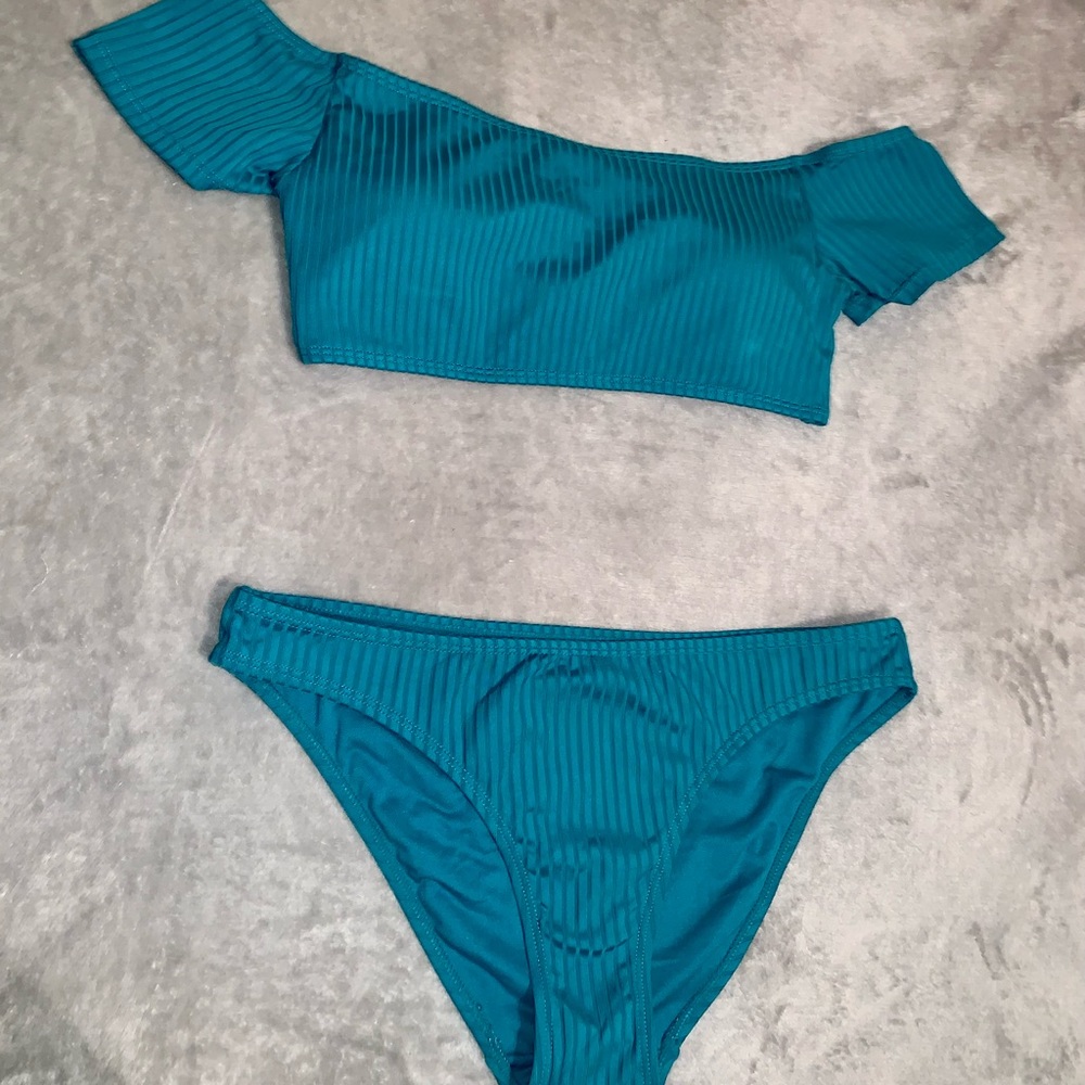 Off the Shoulder Bikini Set